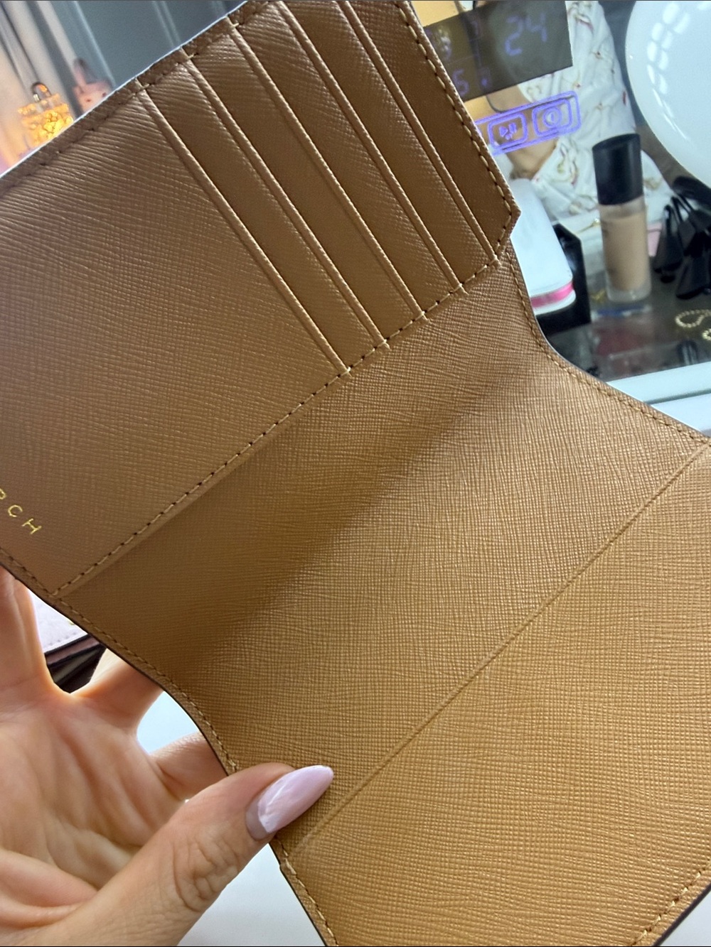 Tory Burch Tan Passport/Card Holder with Gold Logo - Picture 3 of 4